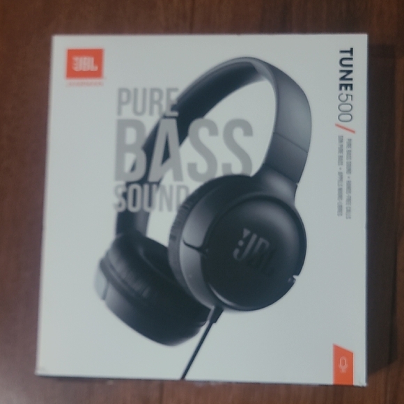 JBL Tune 500 On-Ear Headphones - Black - Picture 1 of 1